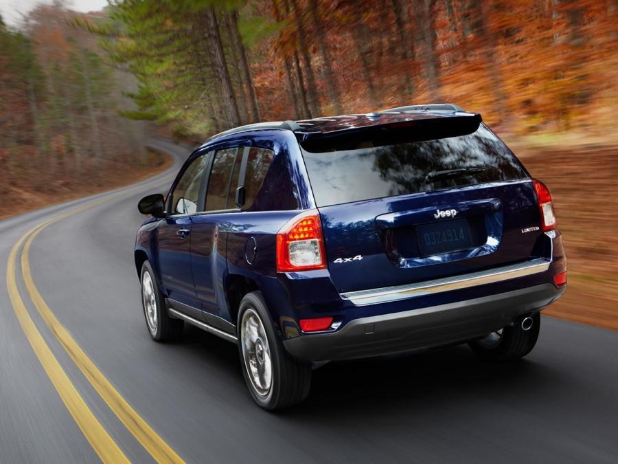  Jeep Compass 2010 года  (фото 14 из 17)